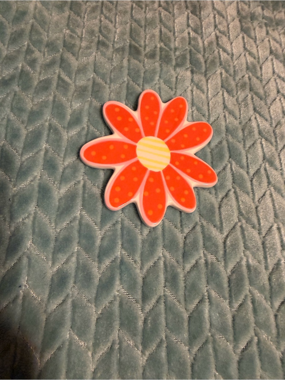 Coton Colors happy everything mini daisy